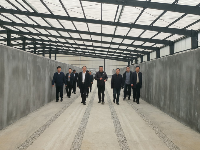 徐江区长带队调研石会镇区域性粪污集中处理中心项目